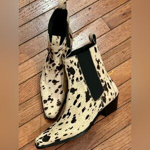 H&M leather cream cowhide print boots size 8 NEW